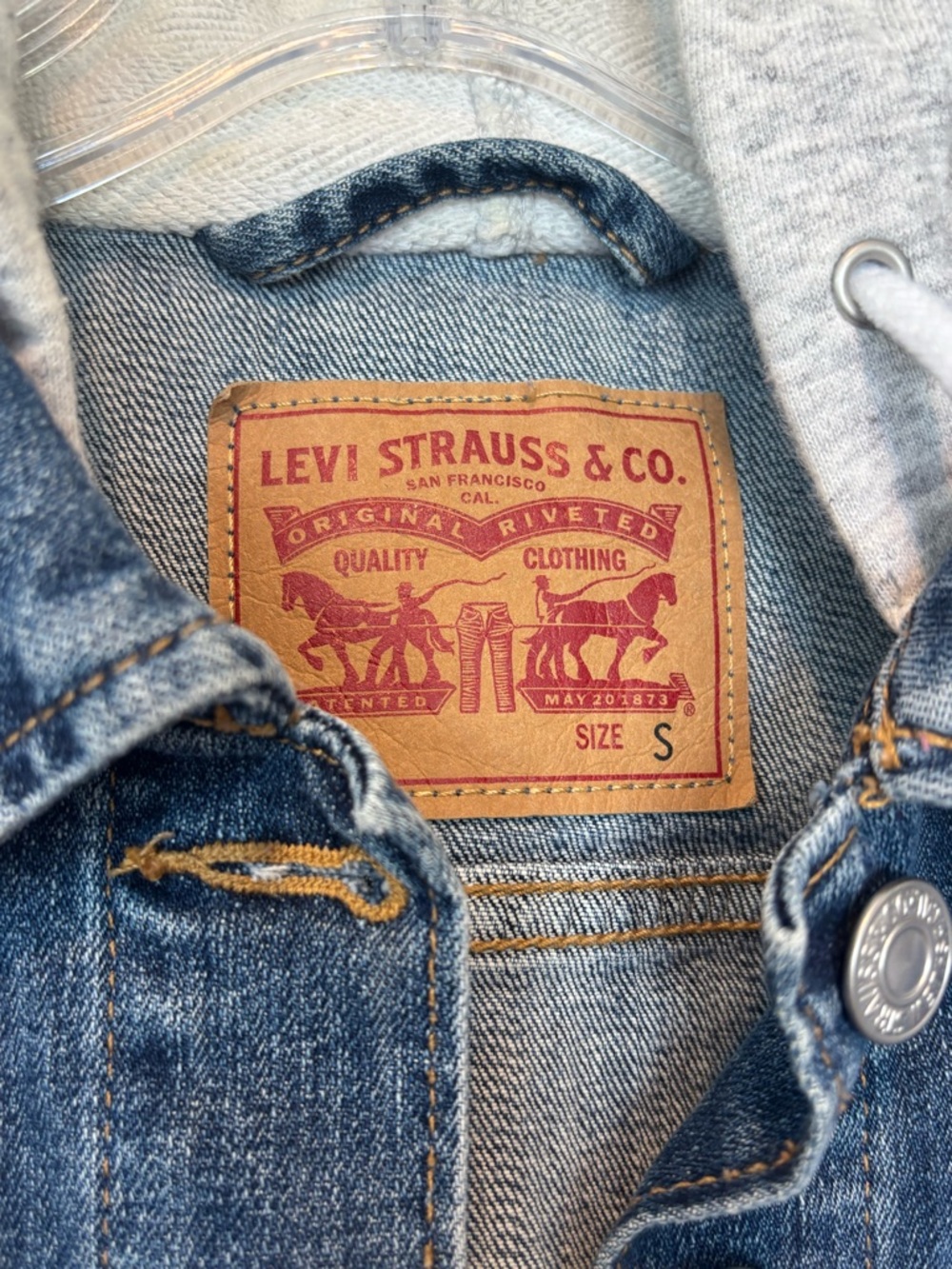 Levi's Blue Denim Jacket with Light Gray Hooded Sleeves - Picture 3 of 5